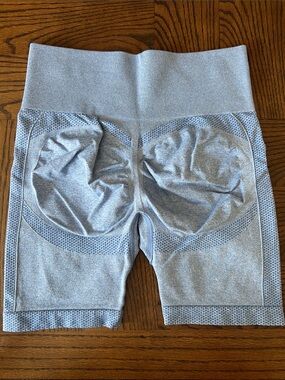 Seamless High-Waist Women’s Bike Shorts in Light Gray
